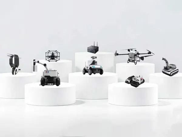 Tianjin Weide Aviation memperdalam kerja sama di lapangan, melakukan berbagai proyek praktis untuk sasis beroda/beroda dan robot pemanjat dinding